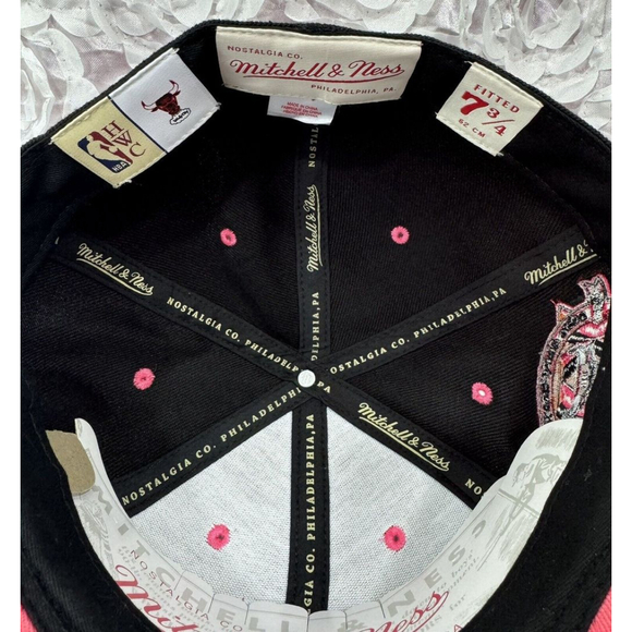 Mitchell & Ness Chicago Bulls Men's Hat HWC NBA Florida Sunset Black 7 3/4 - Picture 8 of 8